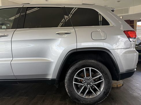 Used 2020 Jeep Grand Cherokee Limited image 17