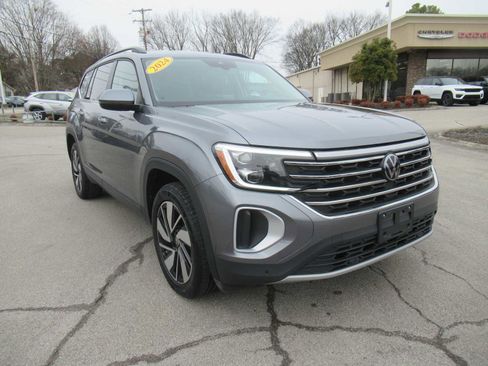 Used 2024 Volkswagen Atlas SE image 10