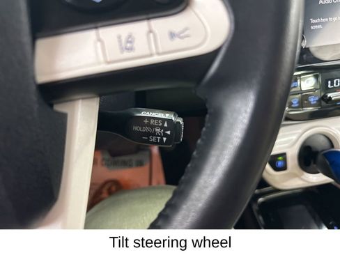 Used 2017 Toyota Prius Three image 40