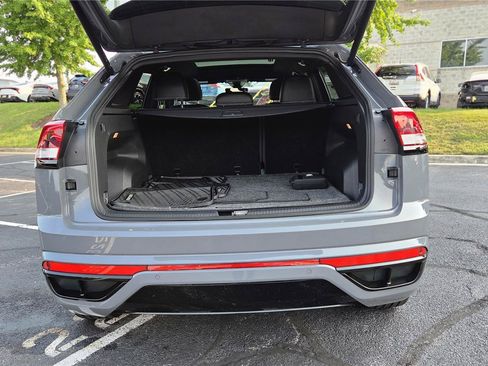 Certified 2023 Volkswagen Atlas Cross Sport SEL R-Line AWD/4WD image 5