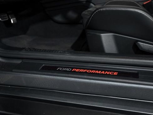 Used 2022 Ford Mustang Shelby GT500 w/ Carbon Fiber Track Pack RWD image 37