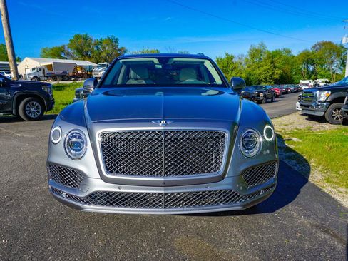 Used 2017 Bentley Bentayga AWD/4WD image 8