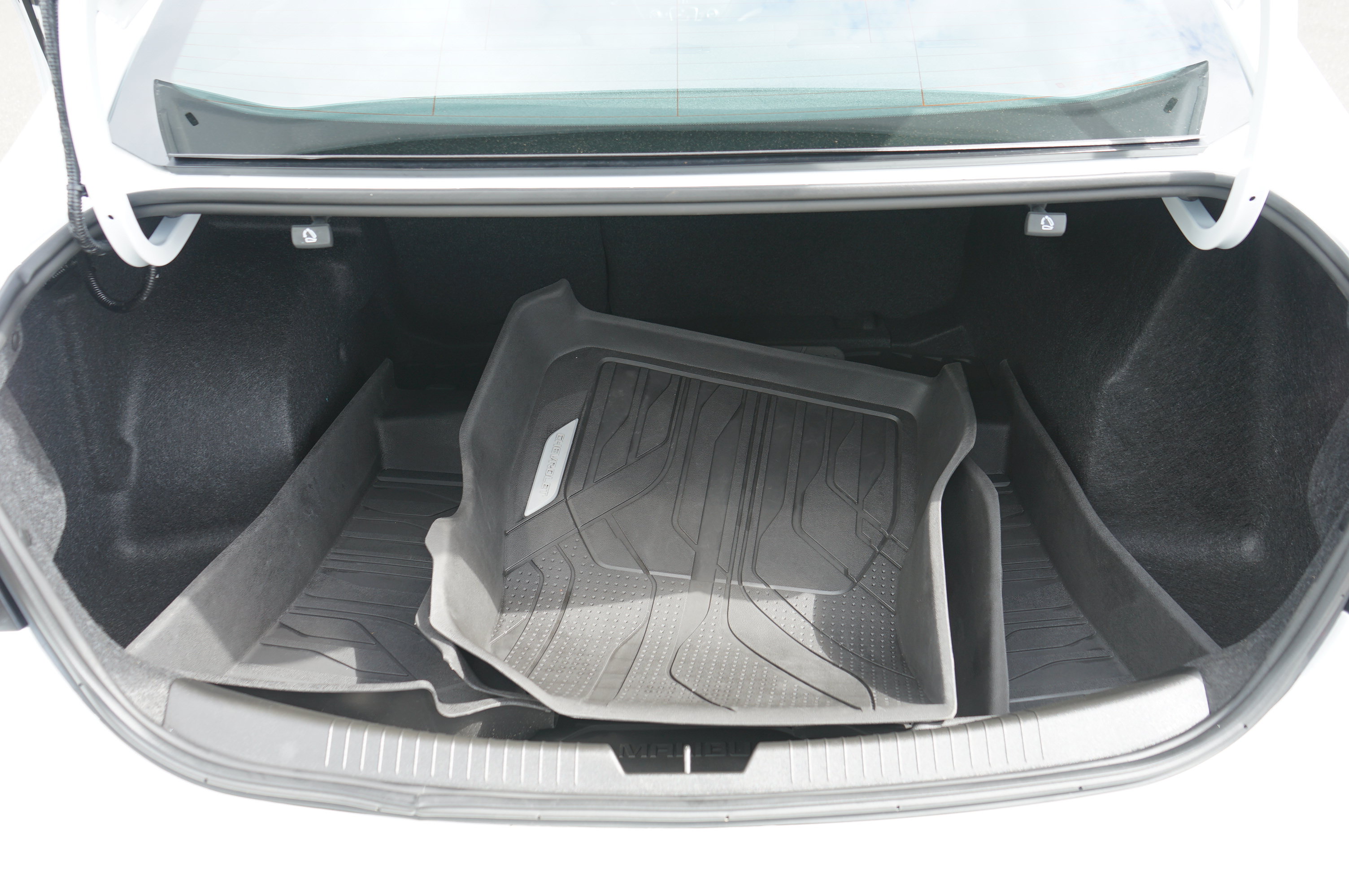 Used 2022 Chevrolet Malibu LS w/ LPO, Floor Liner Package FWD image 21