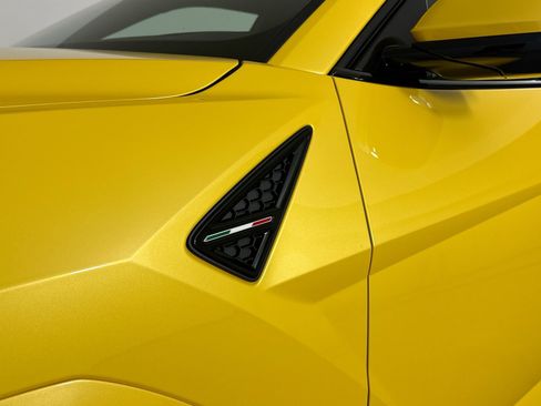 Used 2025 Lamborghini Urus SE AWD/4WD image 50