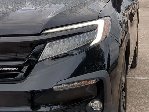 Certified 2022 Honda Pilot Black Edition image 10