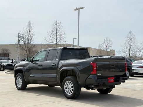 Used 2025 Toyota Tacoma SR5 image 8