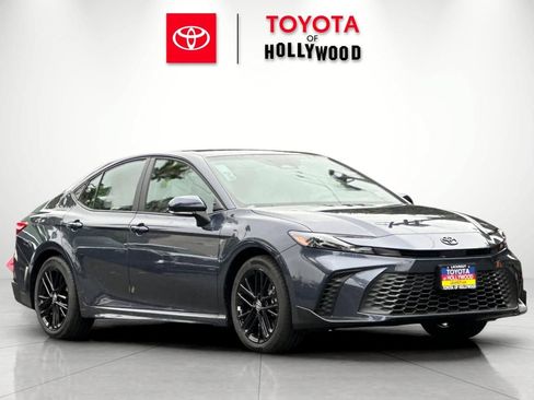 New 2026 Toyota Camry SE FWD image 2