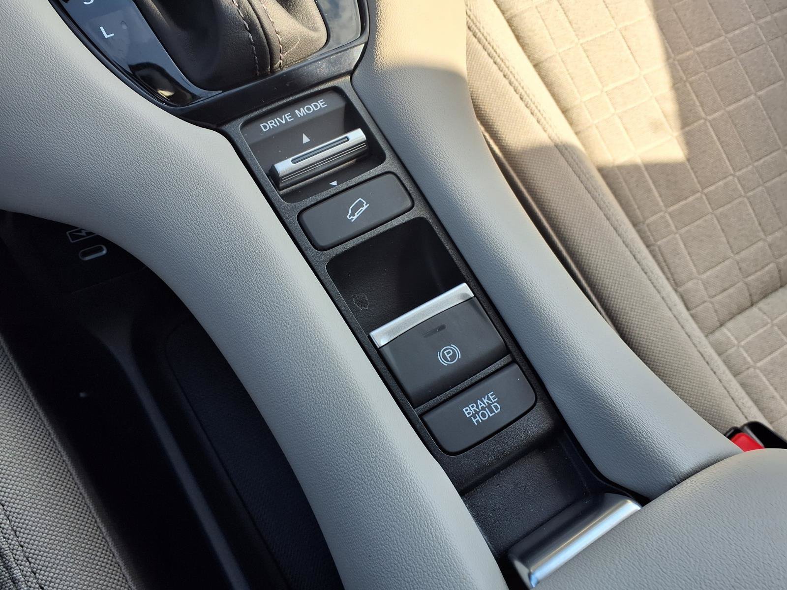 Certified 2027 Honda HR-V LX image 10