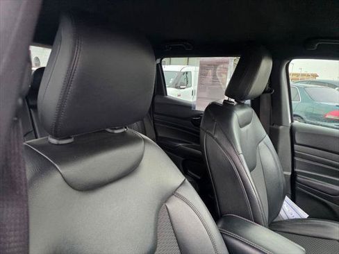 Certified 2022 Jeep Compass Latitude FWD image 20