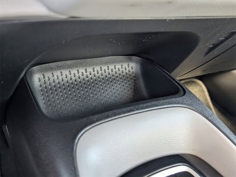 Used 2021 Toyota Corolla LE image 20