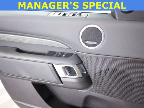 Used 2018 Land Rover Discovery HSE AWD/4WD image 9