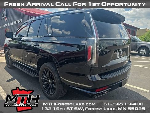 Used 2021 Cadillac Escalade Sport w/ LPO, Illumination Package AWD/4WD image 4
