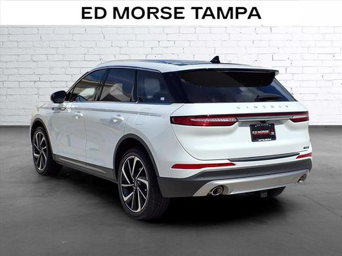 Used 2023 Lincoln Corsair Reserve w/ Equipment Group 201A FWD image 3