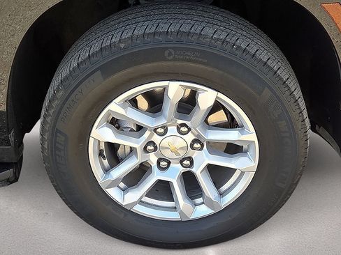 Used 2025 Chevrolet Tahoe LT AWD/4WD image 11