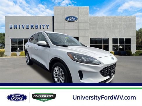 Used 2021 Ford Escape SE image 1