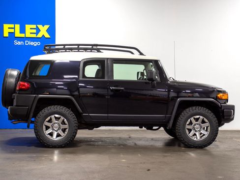 Used 2008 Toyota FJ Cruiser 4WD image 7