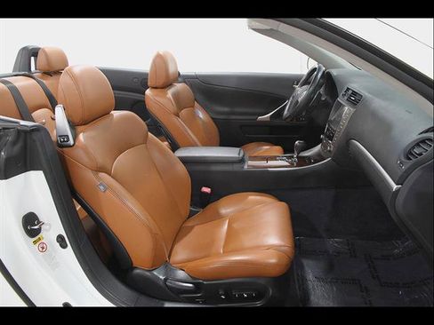 Used 2013 Lexus IS 250C w/ Luxury Pkg RWD image 12