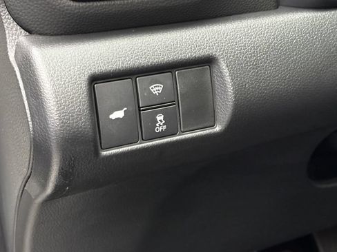 Used 2025 Honda Pilot Black Edition image 17