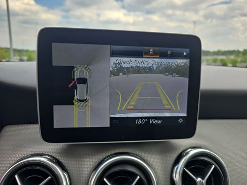 Used 2020 Mercedes-Benz GLA 250 4MATIC w/ Premium Package image 23