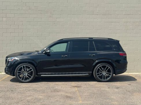 Used 2023 Mercedes-Benz GLS 580 4MATIC image 5