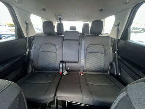 Used 2025 Nissan Pathfinder SV image 41