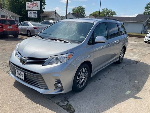 Used 2020 Toyota Sienna XLE FWD image 7