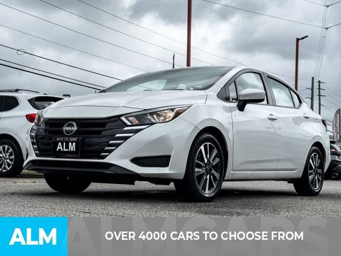 Used 2024 Nissan Versa SV FWD image 2