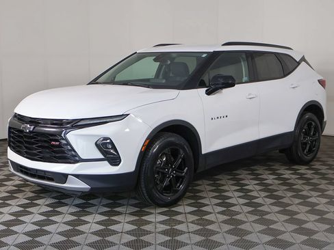 Used 2024 Chevrolet Blazer LT w/ Convenience Package FWD image 9