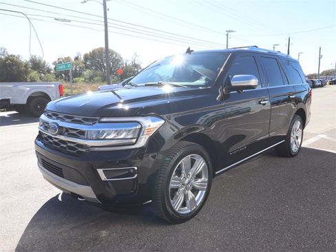 Used 2023 Ford Expedition Platinum image 5