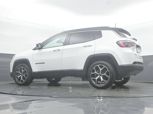 Used 2025 Jeep Compass Limited AWD/4WD image 39