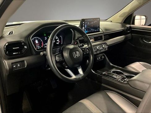 Used 2024 Honda Pilot Touring image 17