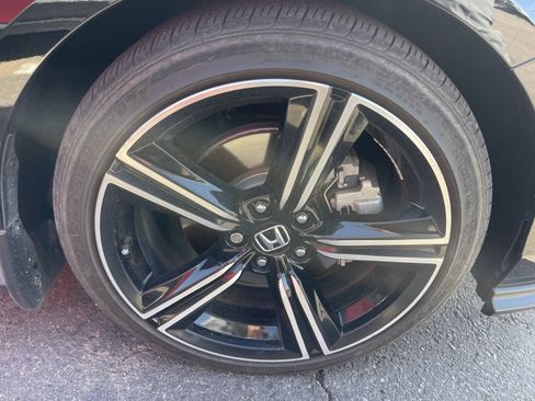 Used 2025 Honda Accord Sport image 4