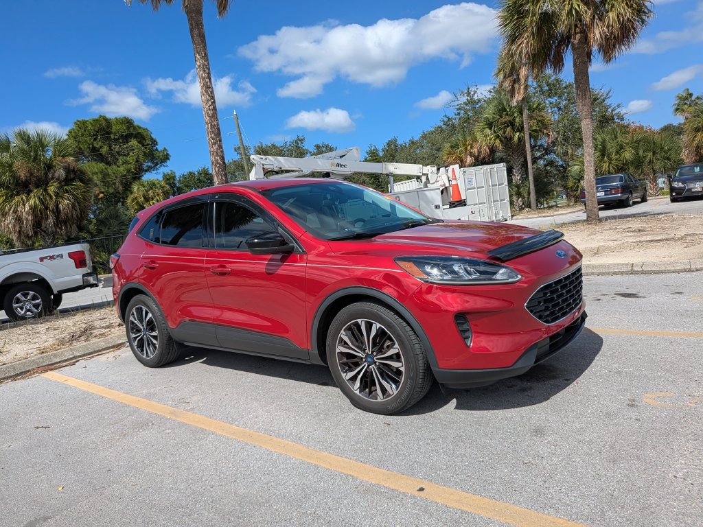 Certified 2022 Ford Escape SE w/ SE Sport Appearance Package FWD image 2