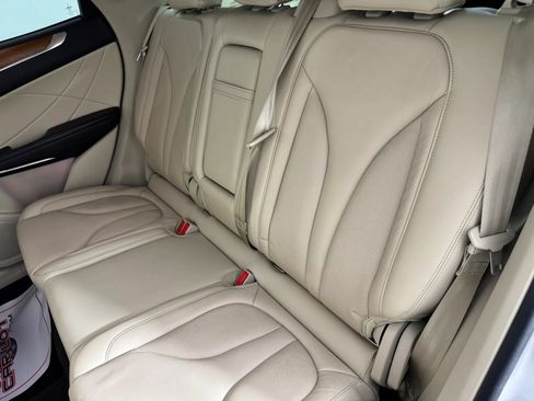 Used 2019 Lincoln MKC Select w/ Select Plus Package AWD/4WD image 38