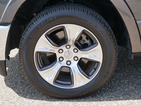 Used 2022 RAM 1500 Laramie AWD/4WD image 15
