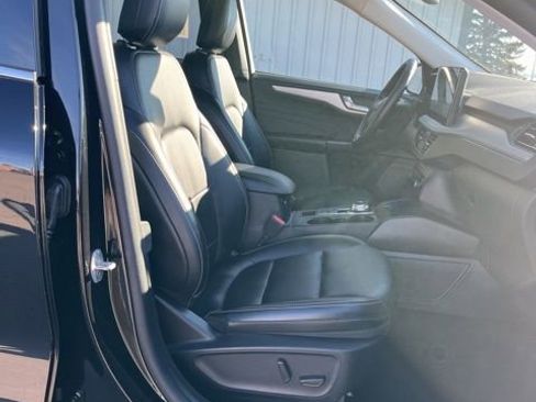 Used 2025 Ford Escape Platinum image 29