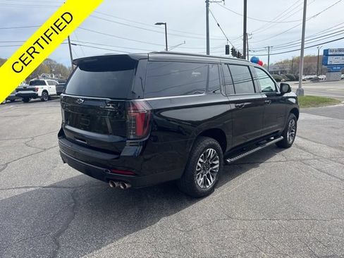 Used 2025 Chevrolet Suburban Z71 AWD/4WD image 8