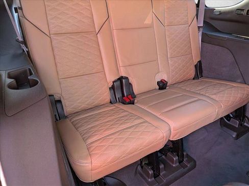 Used 2022 Cadillac Escalade Premium Luxury image 21