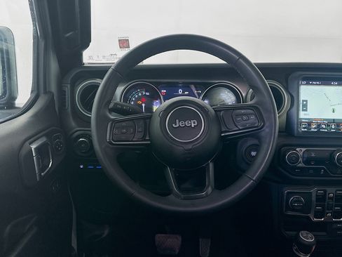Used 2023 Jeep Wrangler Unlimited AWD/4WD image 17