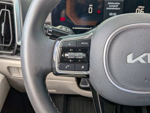 Used 2025 Kia Sorento S w/ Panoramic Sunroof Package FWD image 19