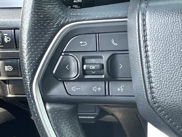 Used 2025 Toyota Tacoma TRD Off-Road AWD/4WD image 13