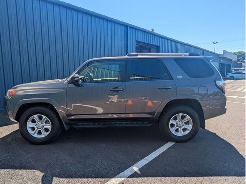 Used 2019 Toyota 4Runner SR5 Premium RWD image 10