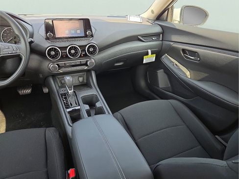 Used 2025 Nissan Sentra S image 12
