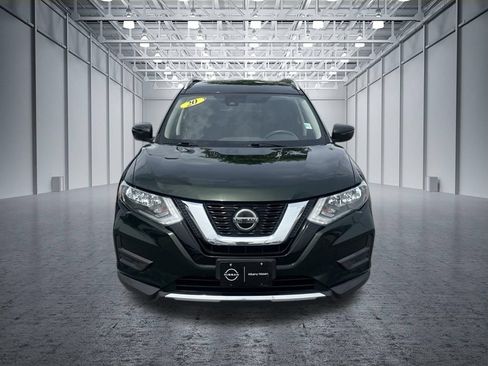 Used 2020 Nissan Rogue SV AWD/4WD image 2