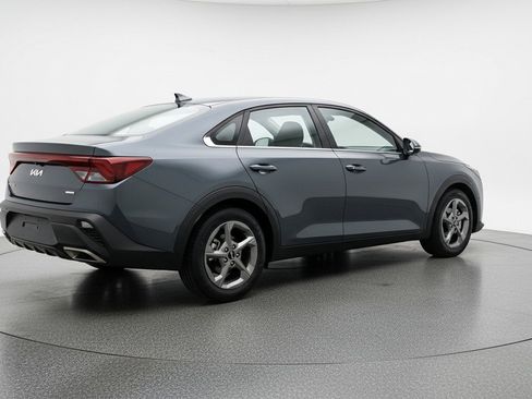 Used 2025 Kia K4 FWD image 9