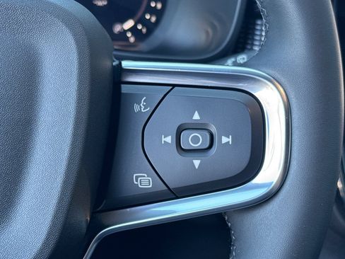 Used 2023 Volvo XC40 B5 Plus w/ Protection Package Premier AWD/4WD image 28