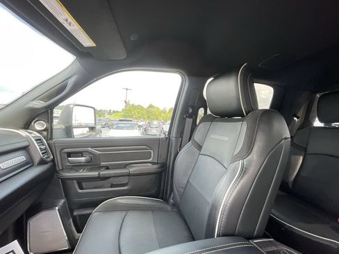 Used 2026 RAM 4500 4x4 Crew Cab DRW w/ Laramie Trim Package image 11