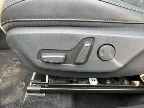 Used 2023 Kia Niro EX Touring FWD image 15