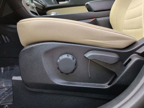 Certified 2024 Ford Edge SE image 17