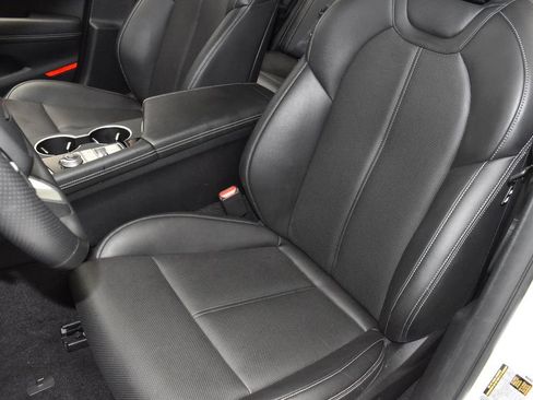Used 2025 Genesis G70 2.5T AWD/4WD image 15